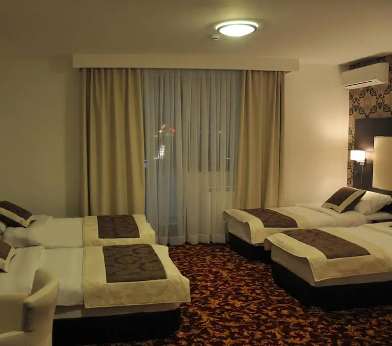 Četvorokrevetna Soba sa Balkonom - Hotel España