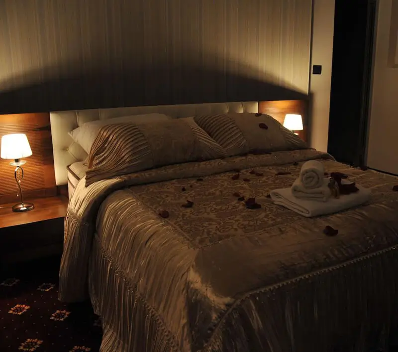 Dvokrevetna Soba sa Bračnim Krevetom i Balkonom